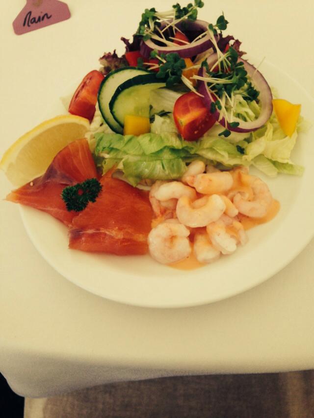 Blackmountain smoked salmon with royal greenland prawns and salad